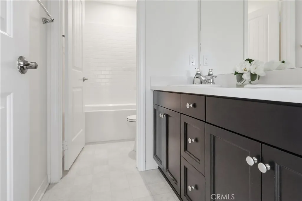 19452 Fortunello Avenue, Riverside, California 92508 home-pic-16